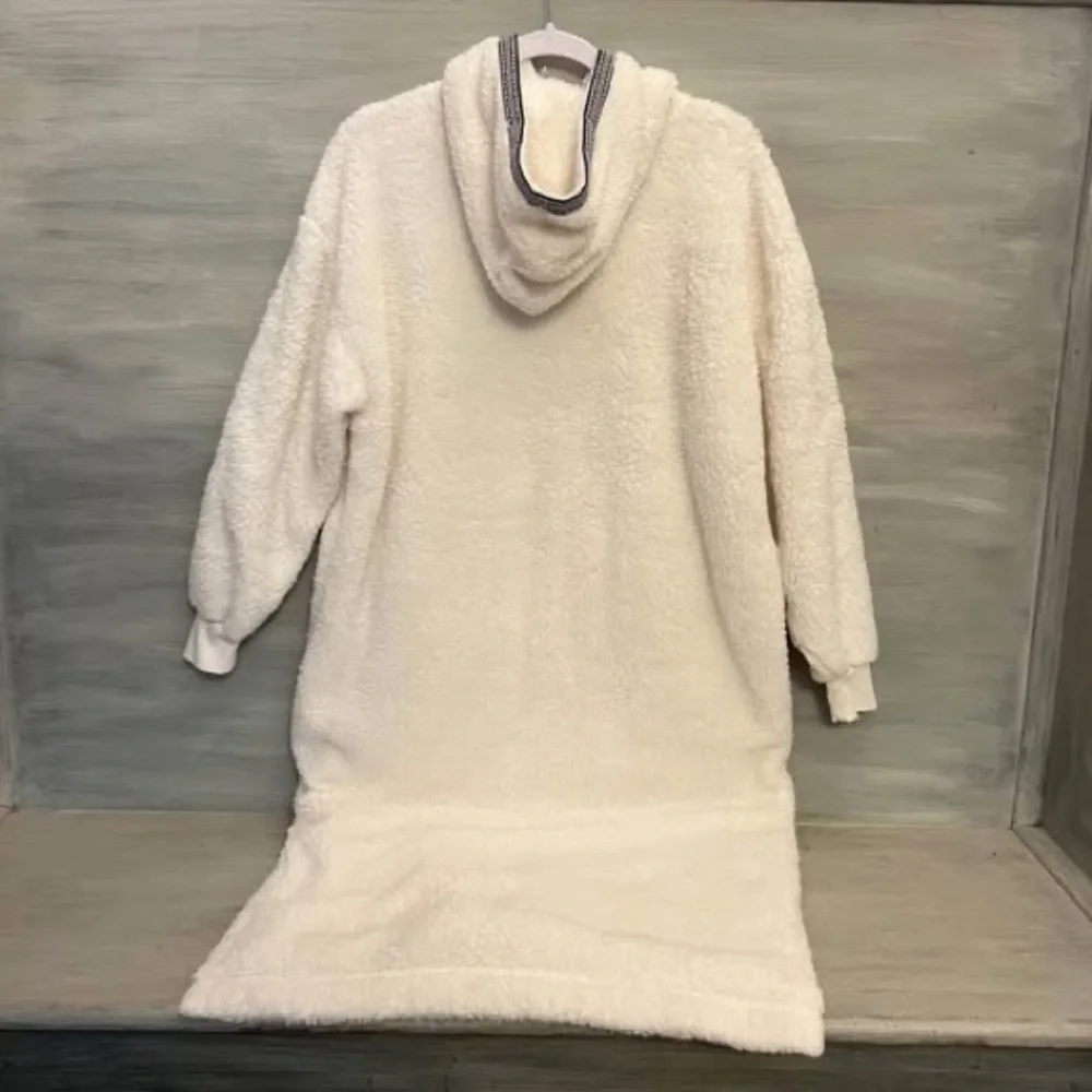 Joyspun White Sherpa Hooded Kangaroo Pocket Pullover Night Gown XS‎ GC